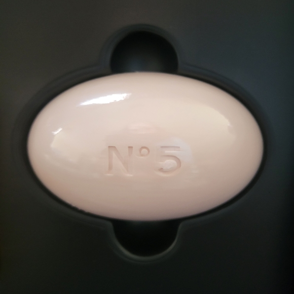 Chanel No 5 EDP 3.4oz Spray & Bath Soap Signature Box Gift Set NEW - Picture 3 of 8
